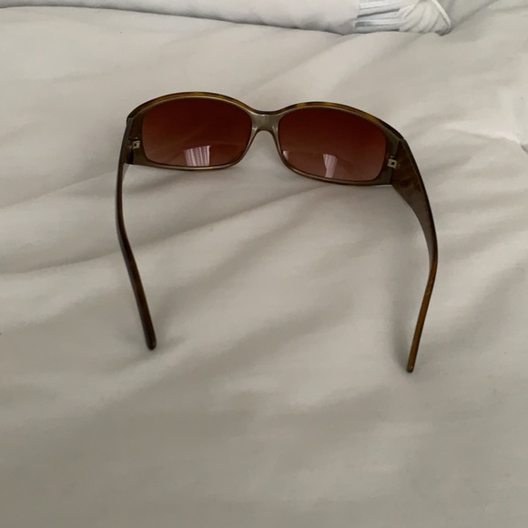 Calvin Klein Sunglasses 🕶 - Picture 3 of 5